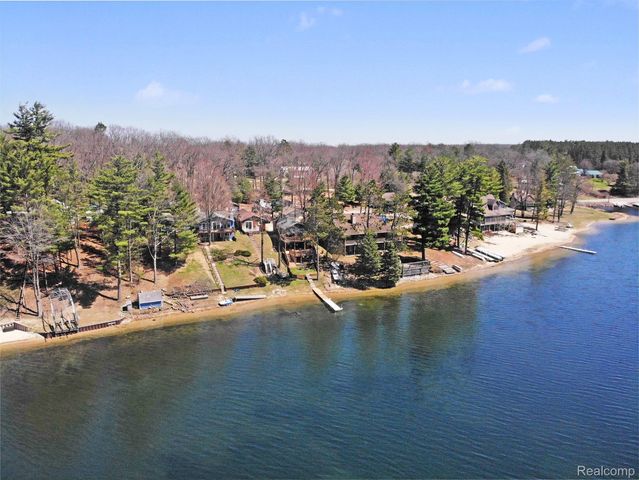 1360 Hillcrest Street, Harrison, MI 48625