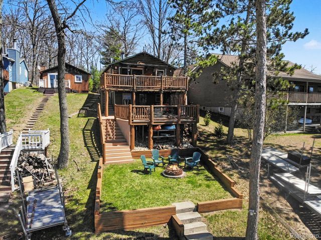 1360 Hillcrest Street, Harrison, MI 48625