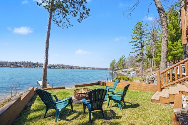 1360 Hillcrest Street, Harrison, MI 48625