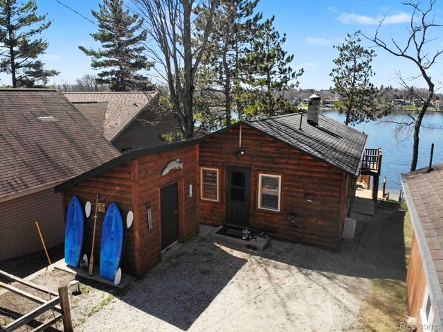1360 Hillcrest Street, Harrison, MI 48625