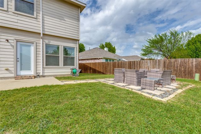 8233 Delafield Drive, Fort Worth, TX 76131