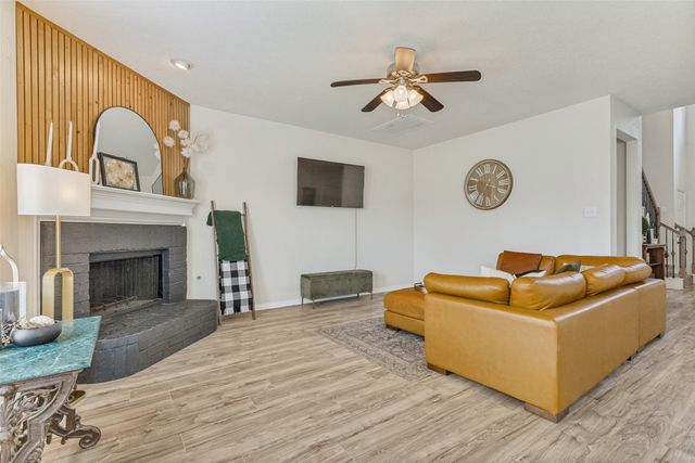 8233 Delafield Drive, Fort Worth, TX 76131