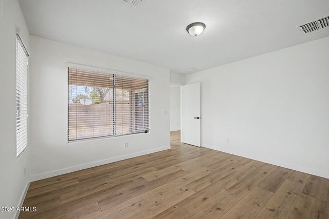 5853 W SELDON Lane, Glendale, AZ 85302