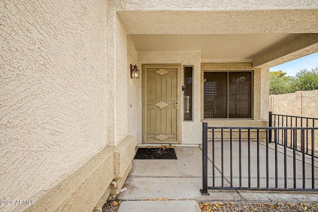 5853 W SELDON Lane, Glendale, AZ 85302