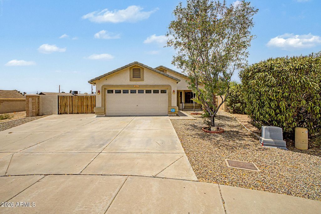 5853 W SELDON Lane, Glendale, AZ 85302
