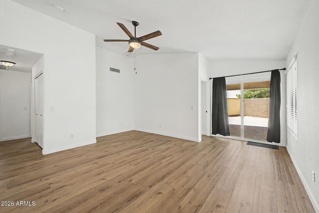 5853 W SELDON Lane, Glendale, AZ 85302 — photo 5