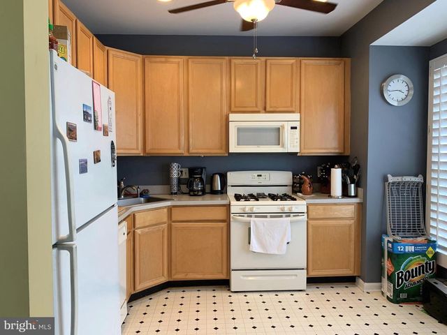 2575 PENNYMOOR CT, Herndon, VA 20171