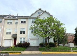 2575 PENNYMOOR CT, Herndon, VA 20171