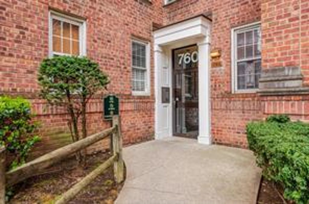760 Bronx River Road A56, Bronxville, NY 10708