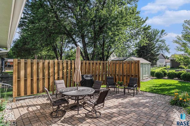 5205 S Danberry Dr Drive, Sioux Falls, SD 57106