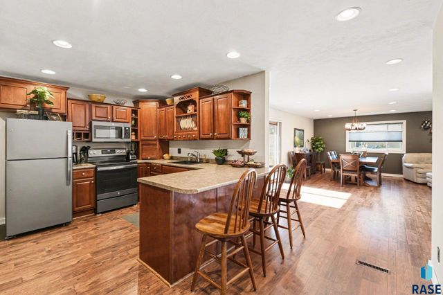 5205 S Danberry Dr Drive, Sioux Falls, SD 57106