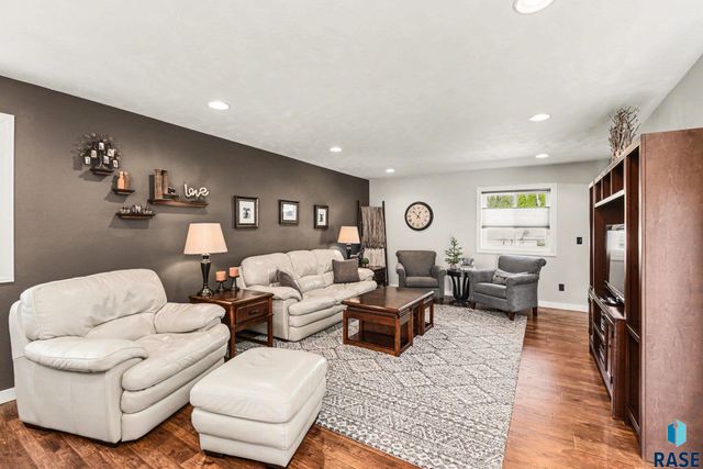 5205 S Danberry Dr Drive, Sioux Falls, SD 57106