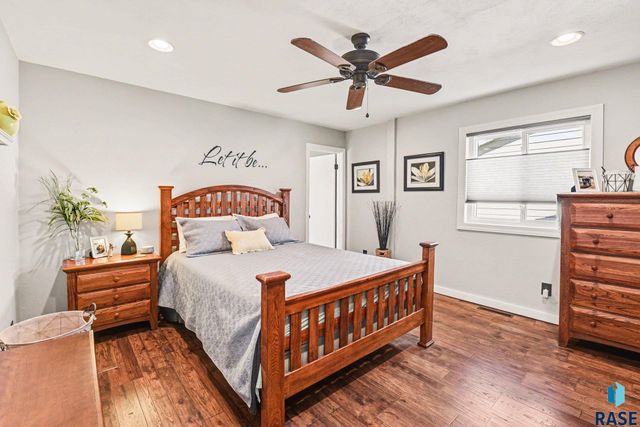 5205 S Danberry Dr Drive, Sioux Falls, SD 57106