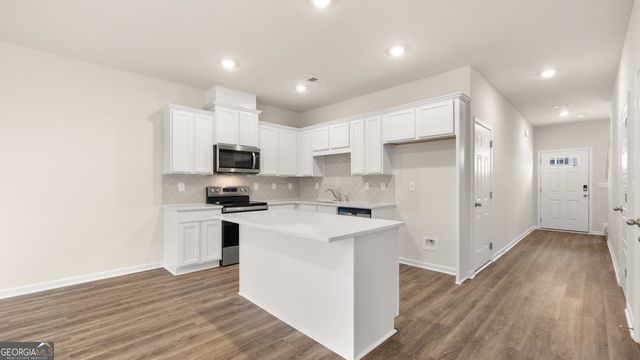 2056 Crossing Road, Stone Mountain, GA 30088