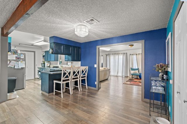 220 Goethals Dr, Richland, WA 99352