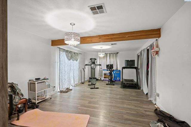 220 Goethals Dr, Richland, WA 99352