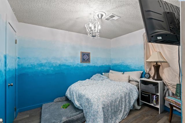 220 Goethals Dr, Richland, WA 99352