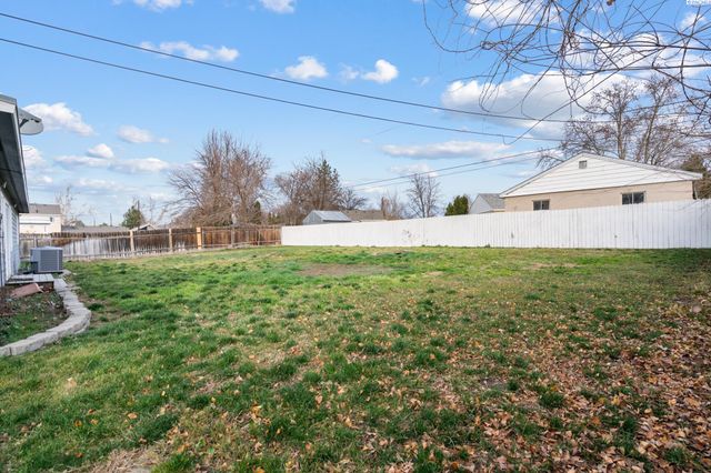 220 Goethals Dr, Richland, WA 99352