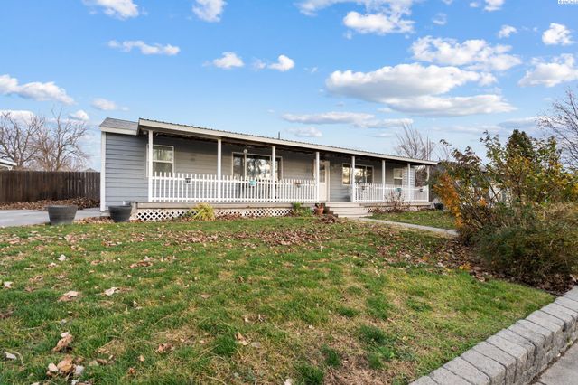 220 Goethals Dr, Richland, WA 99352