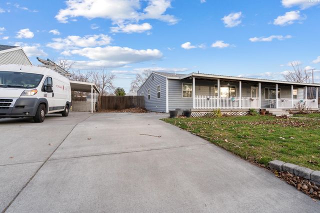 220 Goethals Dr, Richland, WA 99352