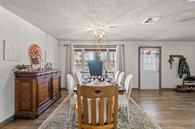 220 Goethals Dr, Richland, WA 99352