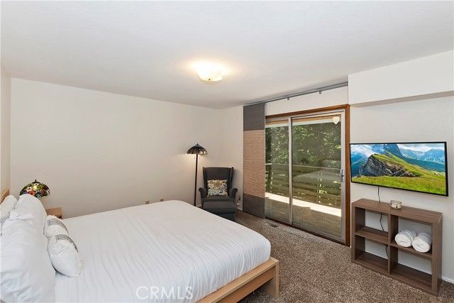 543 Community Drive, Lake Arrowhead, CA 92352