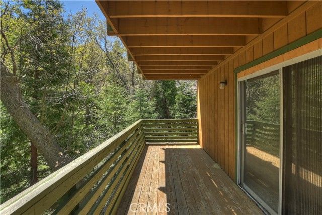 543 Community Drive, Lake Arrowhead, CA 92352