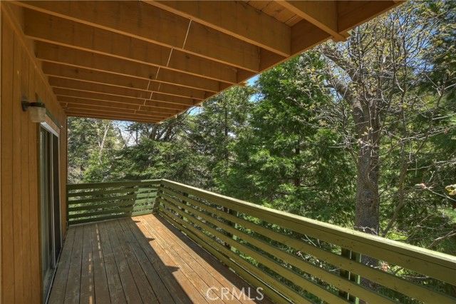 543 Community Drive, Lake Arrowhead, CA 92352