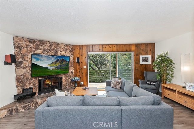 543 Community Drive, Lake Arrowhead, CA 92352