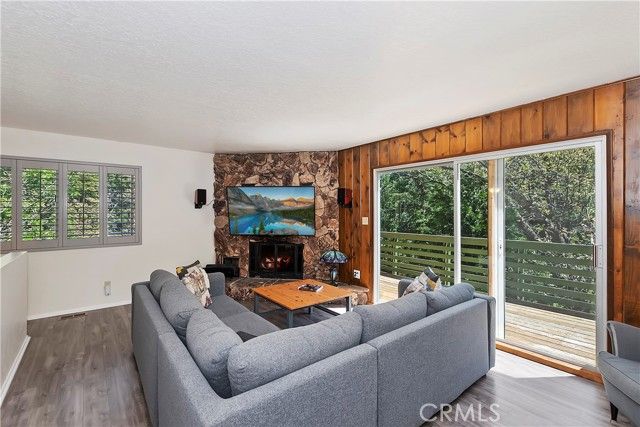 543 Community Drive, Lake Arrowhead, CA 92352