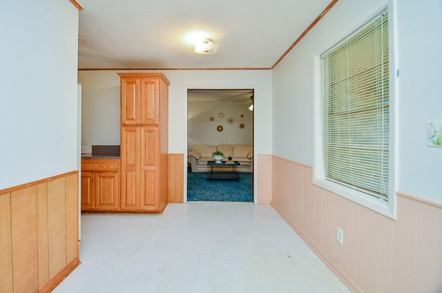 1605 Byrne Street, El Campo, TX 77437