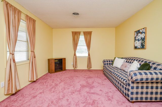 1605 Byrne Street, El Campo, TX 77437