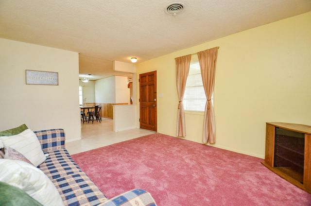 1605 Byrne Street, El Campo, TX 77437