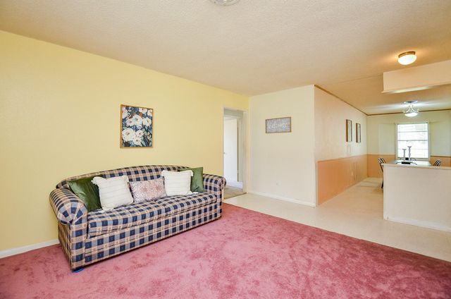 1605 Byrne Street, El Campo, TX 77437