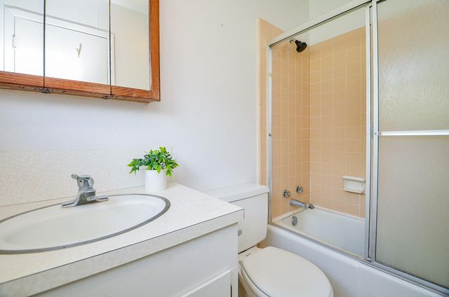 1605 Byrne Street, El Campo, TX 77437