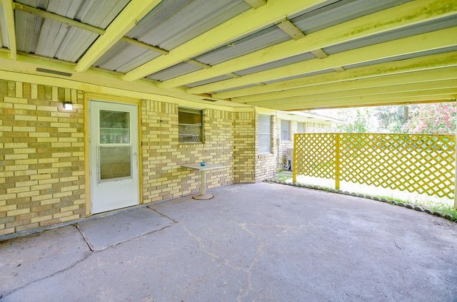 1605 Byrne Street, El Campo, TX 77437