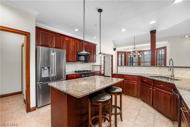 275-285 Quarrystone Lane, Berea, OH 44017