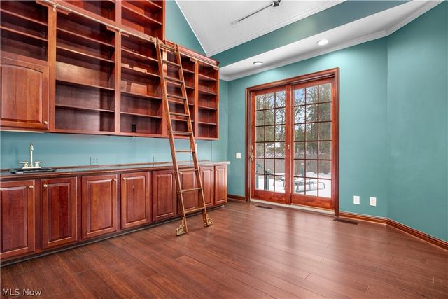 275-285 Quarrystone Lane, Berea, OH 44017