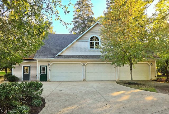 275-285 Quarrystone Lane, Berea, OH 44017