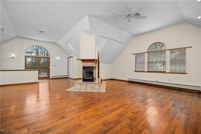 275-285 Quarrystone Lane, Berea, OH 44017