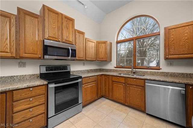 275-285 Quarrystone Lane, Berea, OH 44017