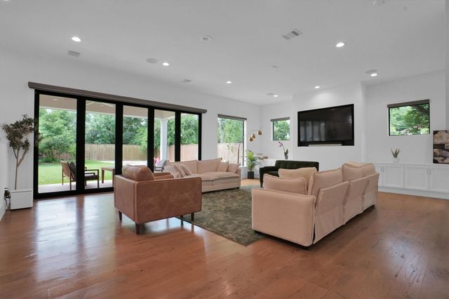 9115 Hammerly Boulevard, Houston, TX 77080