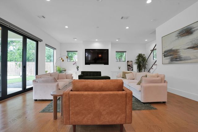 9115 Hammerly Boulevard, Houston, TX 77080