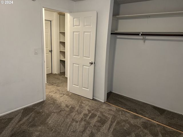 7410 Se WOODSTOCK Blvd, Portland, OR 97206