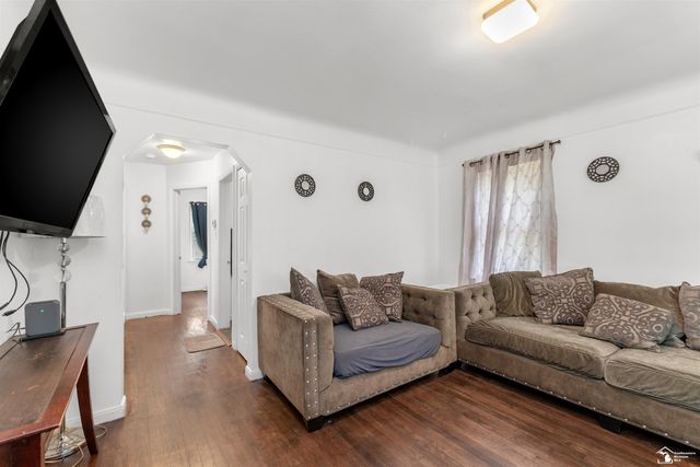 26630 Dartmouth Street, Inkster, MI 48141