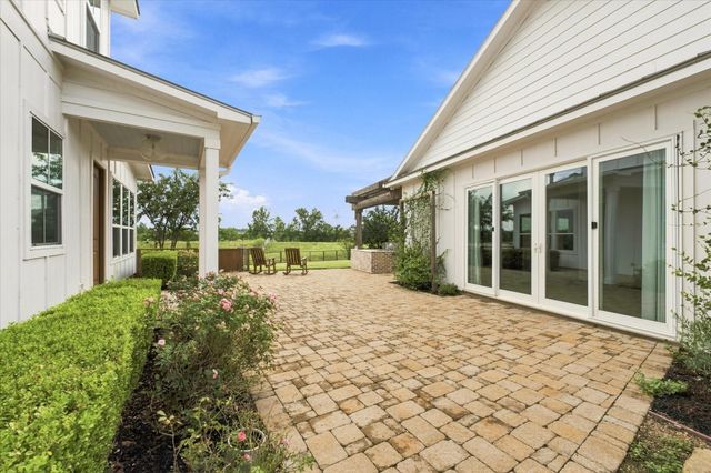 11718 W Border Oak Drive, Magnolia, TX 77354