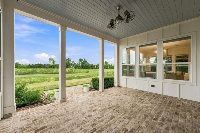11718 W Border Oak Drive, Magnolia, TX 77354