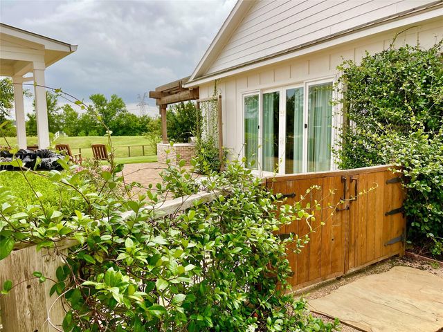 11718 W Border Oak Drive, Magnolia, TX 77354