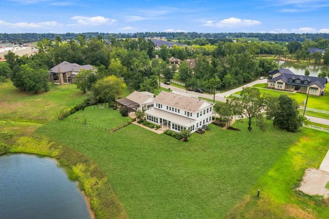 11718 W Border Oak Drive, Magnolia, TX 77354