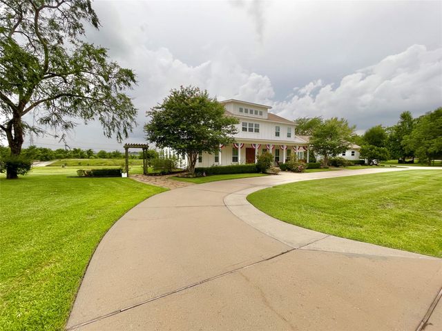 11718 W Border Oak Drive, Magnolia, TX 77354